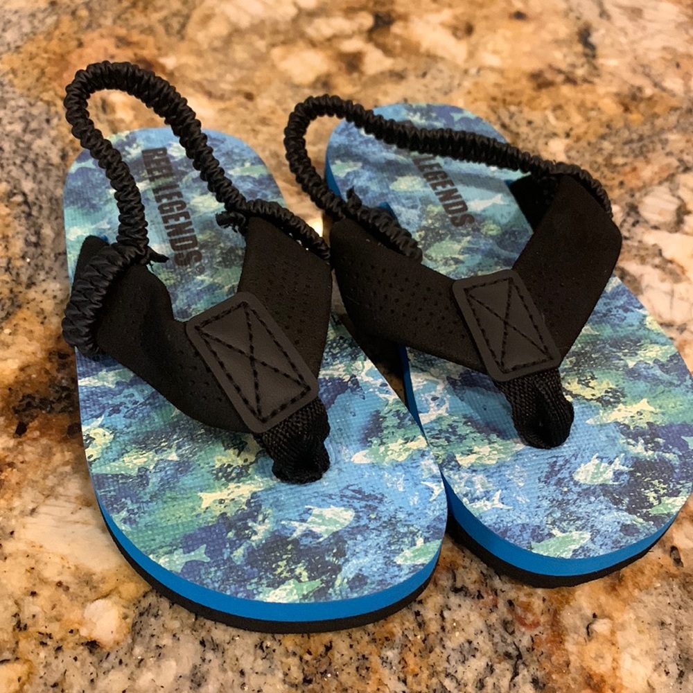 Reel Legends boys flip flops